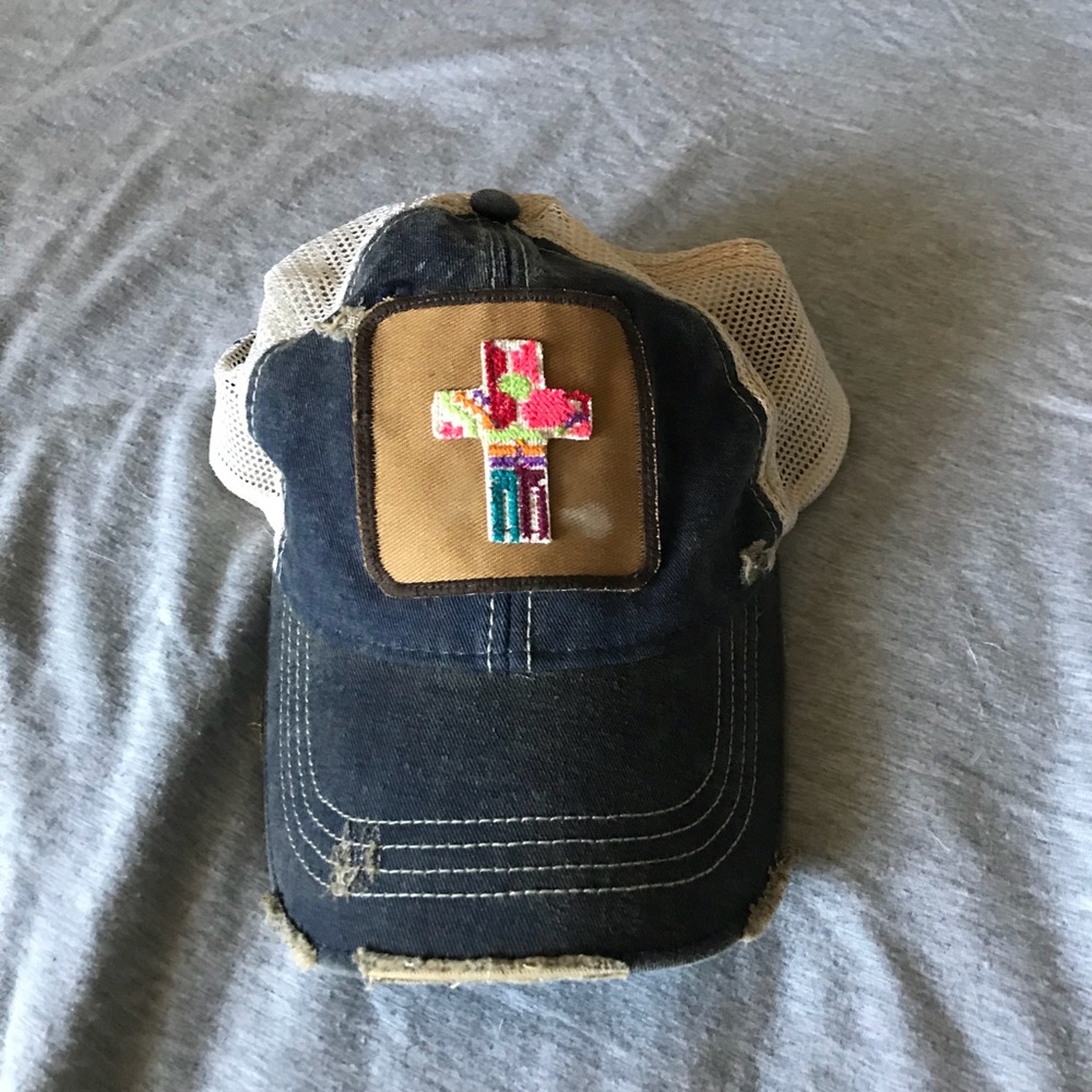 ‼️ Women’s Ball Cap with multi-color cross. ‼️